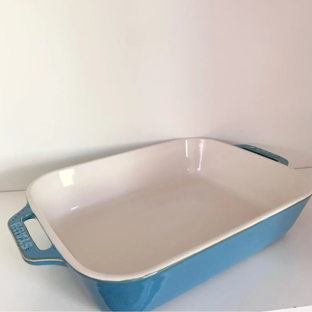 Hold NWOT Staub enameled baking dish - Picture 4 of 11